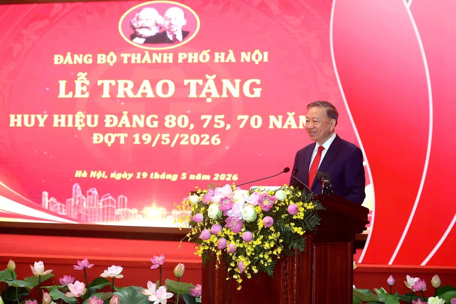 Tổng Bí thư, Chủ tịch nước Tô Lâm dự Lễ trao tặng Huy hiệu Đảng tại Hà Nội