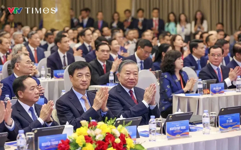 Tổng Bí thư, Chủ tịch nước Tô Lâm dự phiên khai mạc Hội nghị Ngoại giao lần thứ 33 Tổng Bí thư, Chủ tịch nước Tô Lâm dự phiên khai mạc Hội nghị Ngoại giao lần thứ 33