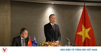 Tổng Bí thư, Chủ tịch nước Tô Lâm gặp gỡ cán bộ Đại sứ quán, cộng đồng người Việt Nam tại New Zealand