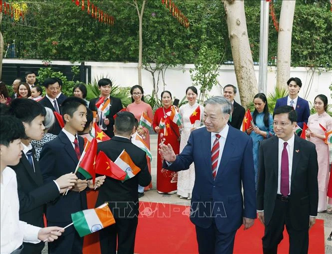 Tổng Bí thư, Chủ tịch nước Tô Lâm gặp gỡ cộng đồng người Việt Nam tại Ấn Độ Tổng Bí thư, Chủ tịch nước Tô Lâm gặp gỡ cộng đồng người Việt Nam tại Ấn Độ