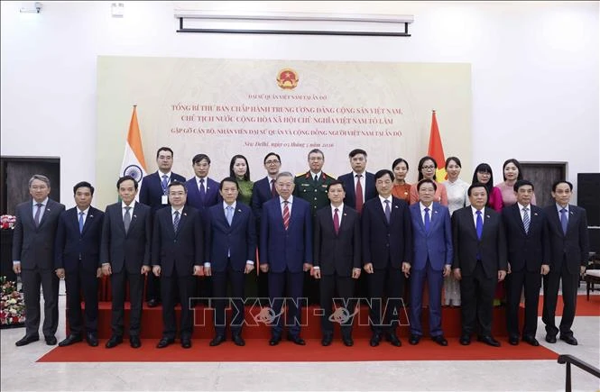 Tổng Bí thư, Chủ tịch nước Tô Lâm gặp gỡ cộng đồng người Việt Nam tại Ấn Độ Tổng Bí thư, Chủ tịch nước Tô Lâm gặp gỡ cộng đồng người Việt Nam tại Ấn Độ