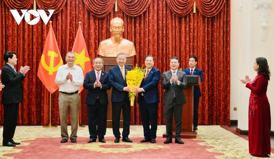 Tổng Bí thư, Chủ tịch nước Tô Lâm gặp mặt Văn phòng Chủ tịch nước Tổng Bí thư, Chủ tịch nước Tô Lâm gặp mặt Văn phòng Chủ tịch nước
