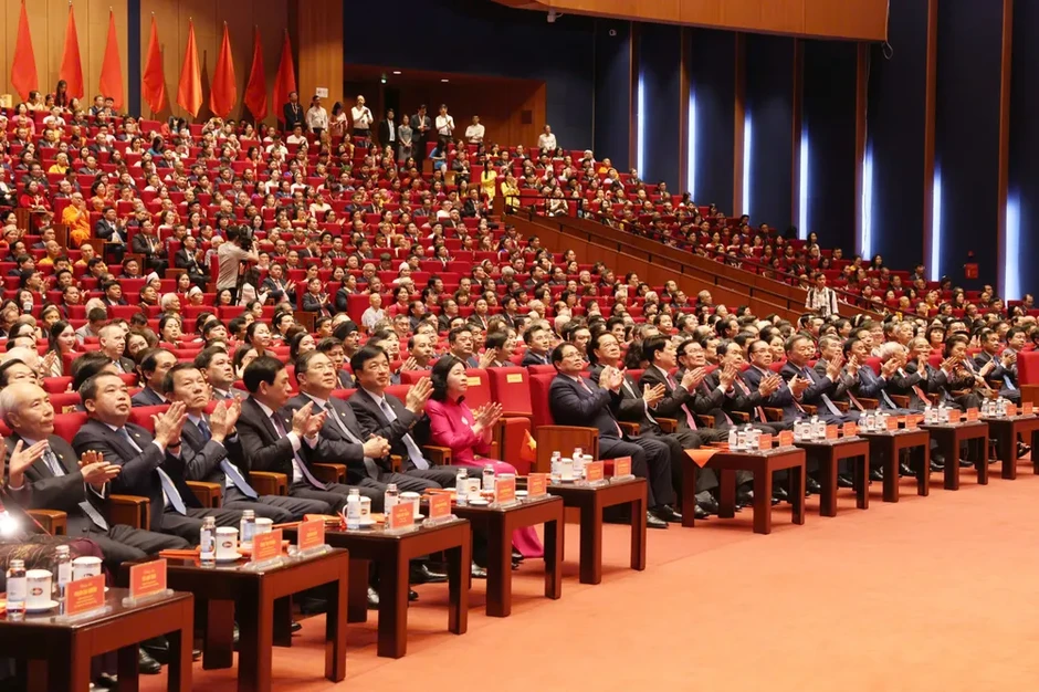 Tổng Bí thư, Chủ tịch nước Tô Lâm: Mọi hoạt động của Mặt trận phải hướng đến lợi ích của Nhân dân (*) Tổng Bí thư, Chủ tịch nước Tô Lâm: Mọi hoạt động của Mặt trận phải hướng đến lợi ích của Nhân dân (*)