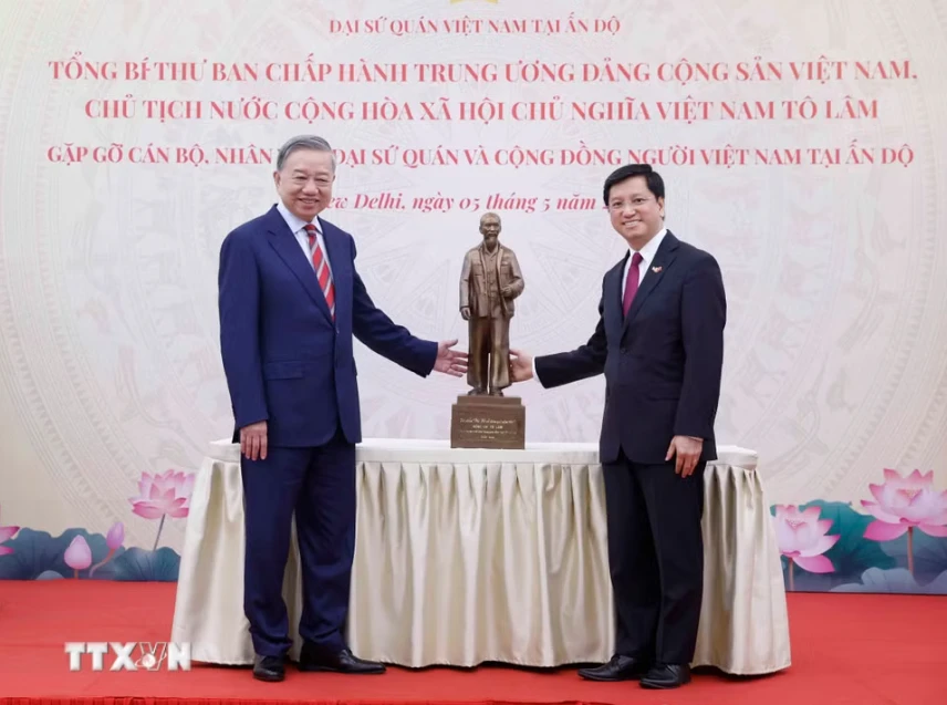 Tổng Bí thư, Chủ tịch nước Tô Lâm: Mỗi người Việt Nam tại Ấn Độ là một "đại sứ nhân dân" Tổng Bí thư, Chủ tịch nước Tô Lâm: Mỗi người Việt Nam tại Ấn Độ là một "đại sứ nhân dân"