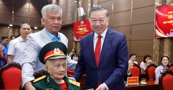 Tổng Bí thư, Chủ tịch nước Tô Lâm: Người đảng viên phải sống có lý tưởng, có trách nhiệm với Đảng, Tổ quốc, Nhân dân