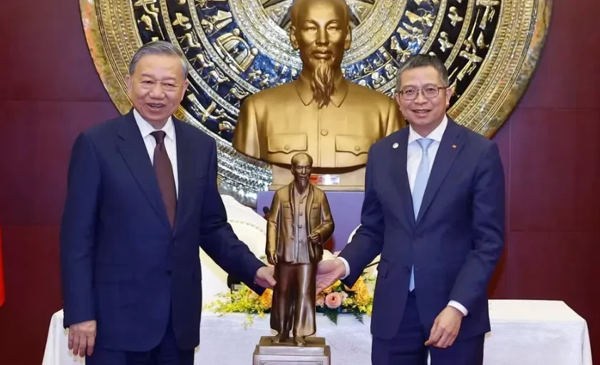 Tổng Bí thư, Chủ tịch nước Tô Lâm thăm cộng đồng người Việt Nam tại Trung Quốc Tổng Bí thư, Chủ tịch nước Tô Lâm thăm cộng đồng người Việt Nam tại Trung Quốc