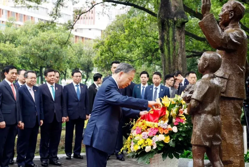 Tổng Bí thư, Chủ tịch nước Tô Lâm thăm di tích Khu học xá Trung ương tại Trung Quốc Tổng Bí thư, Chủ tịch nước Tô Lâm thăm di tích Khu học xá Trung ương tại Trung Quốc