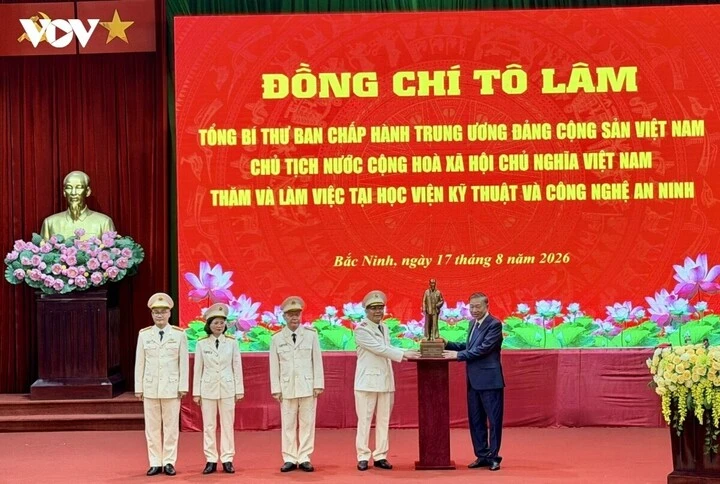 Tổng Bí thư, Chủ tịch nước Tô Lâm thăm Học viện Kỹ thuật và Công nghệ an ninh Tổng Bí thư, Chủ tịch nước Tô Lâm thăm Học viện Kỹ thuật và Công nghệ an ninh
