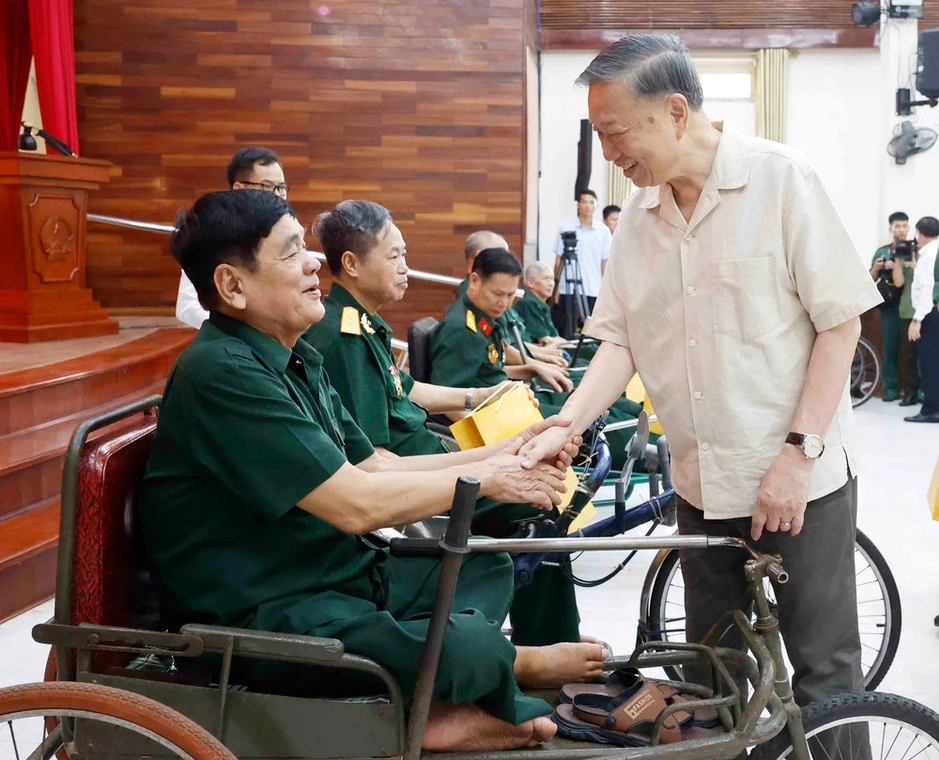 Tổng Bí thư, Chủ tịch nước Tô Lâm thăm, tặng quà thương binh, bệnh binh tại Bắc Ninh Tổng Bí thư, Chủ tịch nước Tô Lâm thăm, tặng quà thương binh, bệnh binh tại Bắc Ninh