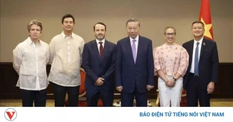 Tổng Bí thư, Chủ tịch nước Tô Lâm tiếp lãnh đạo một số tập đoàn tại Philippines
