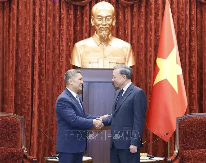 Tổng Bí thư, Chủ tịch nước Tô Lâm tiếp Quyền Bộ trưởng Bộ Hải quân Hoa Kỳ Tổng Bí thư, Chủ tịch nước Tô Lâm tiếp Quyền Bộ trưởng Bộ Hải quân Hoa Kỳ
