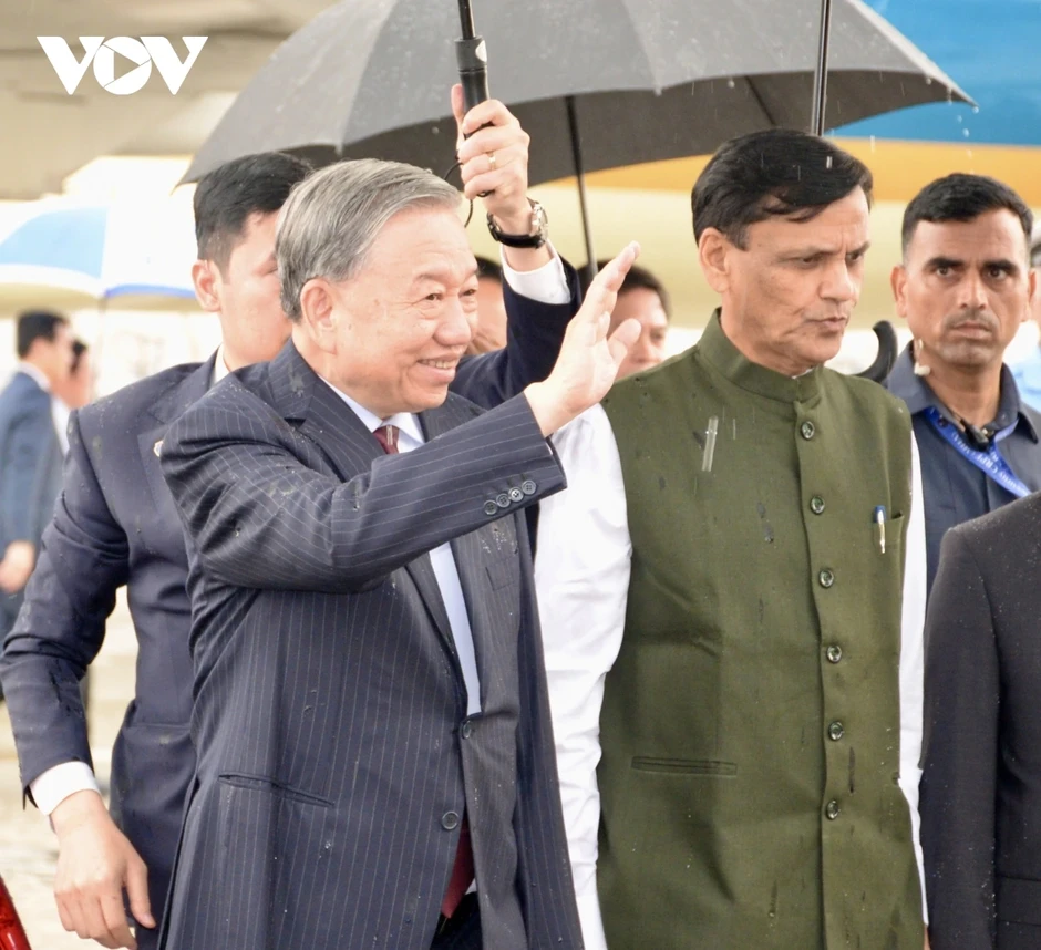 Tổng Bí thư, Chủ tịch nước Tô Lâm tới New Delhi, bắt đầu chuyến thăm Ấn Độ Tổng Bí thư, Chủ tịch nước Tô Lâm tới New Delhi, bắt đầu chuyến thăm Ấn Độ