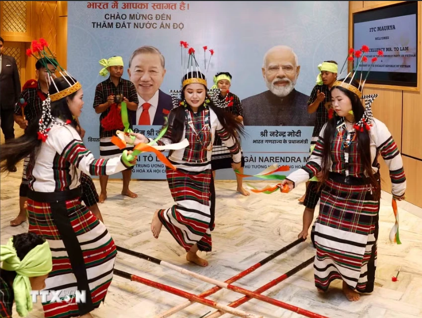 Tổng Bí thư, Chủ tịch nước Tô Lâm tới New Delhi, bắt đầu thăm cấp Nhà nước Cộng hòa Ấn Độ Tổng Bí thư, Chủ tịch nước Tô Lâm tới New Delhi, bắt đầu thăm cấp Nhà nước Cộng hòa Ấn Độ