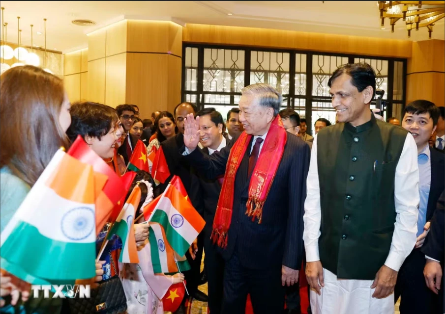 Tổng Bí thư, Chủ tịch nước Tô Lâm tới New Delhi, bắt đầu thăm cấp Nhà nước Cộng hòa Ấn Độ Tổng Bí thư, Chủ tịch nước Tô Lâm tới New Delhi, bắt đầu thăm cấp Nhà nước Cộng hòa Ấn Độ