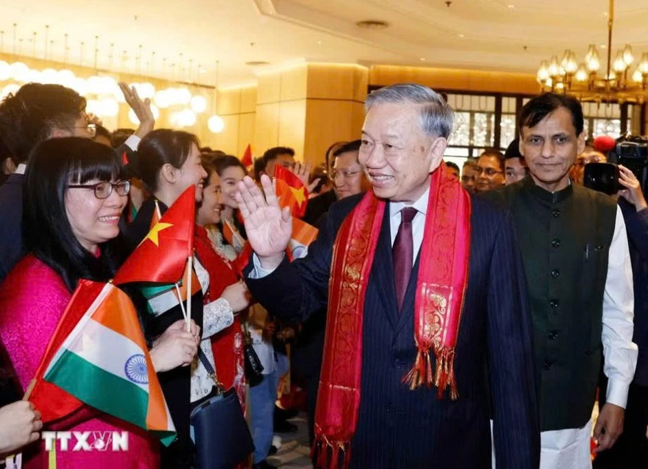 Tổng Bí thư, Chủ tịch nước Tô Lâm tới New Delhi, bắt đầu thăm cấp Nhà nước Cộng hòa Ấn Độ Tổng Bí thư, Chủ tịch nước Tô Lâm tới New Delhi, bắt đầu thăm cấp Nhà nước Cộng hòa Ấn Độ