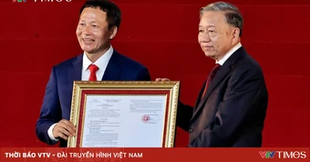 Tổng Bí thư, Chủ tịch nước Tô Lâm trao Nghị quyết của Quốc hội về thành lập thành phố Đồng Nai