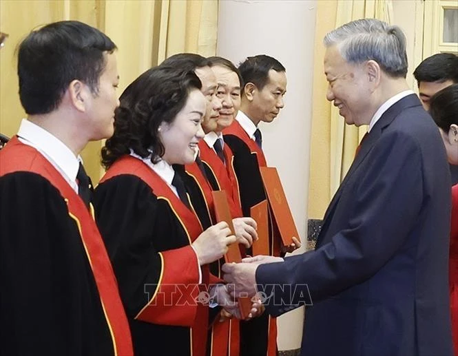 Tổng Bí thư, Chủ tịch nước Tô Lâm trao quyết định bổ nhiệm Thẩm phán TAND tối cao