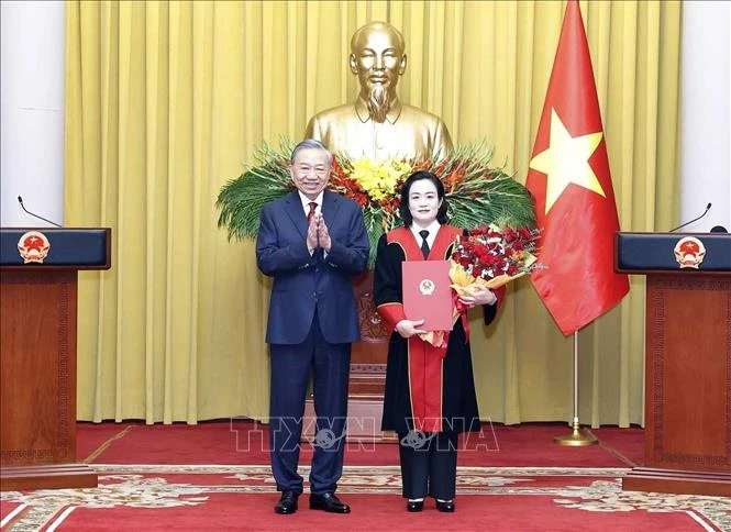 Tổng Bí thư, Chủ tịch nước Tô Lâm trao quyết định bổ nhiệm Thẩm phán TAND tối cao