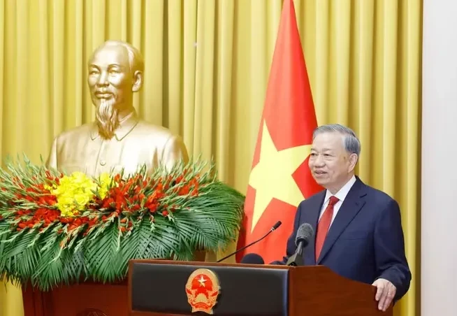 Tổng Bí thư, Chủ tịch nước Tô Lâm trao quyết định bổ nhiệm Thẩm phán Tòa án nhân dân tối cao Tổng Bí thư, Chủ tịch nước Tô Lâm trao quyết định bổ nhiệm Thẩm phán Tòa án nhân dân tối cao