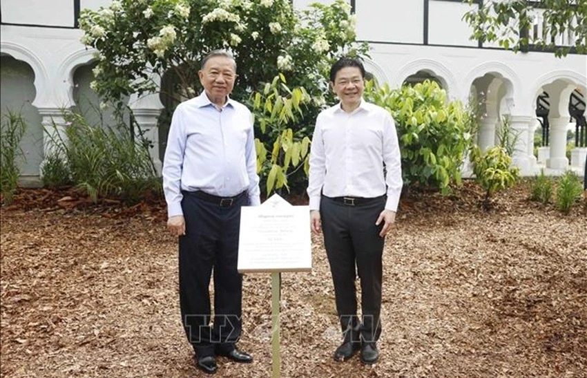 Tổng Bí thư, Chủ tịch nước Tô Lâm trồng cây kỷ niệm tại Vườn Bách thảo Singapore Tổng Bí thư, Chủ tịch nước Tô Lâm trồng cây kỷ niệm tại Vườn Bách thảo Singapore