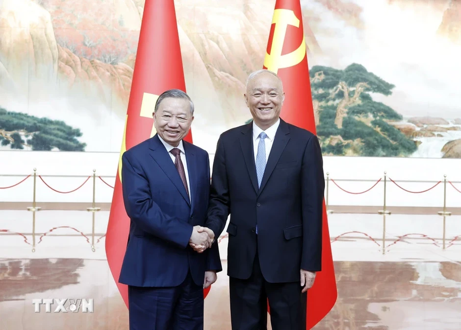Tổng Bí thư, Chủ tịch nước Tô Lâm và Phu nhân cùng Tổng Bí thư, Chủ tịch nước Tập Cận Bình và Phu nhân dự tiệc trà