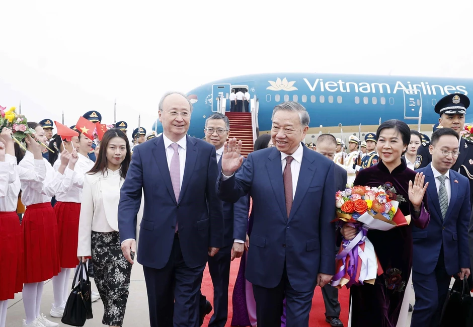Tổng Bí thư, Chủ tịch nước Tô Lâm và Phu nhân đến Bắc Kinh, bắt đầu thăm cấp Nhà nước đến Trung Quốc Tổng Bí thư, Chủ tịch nước Tô Lâm và Phu nhân đến Bắc Kinh, bắt đầu thăm cấp Nhà nước đến Trung Quốc