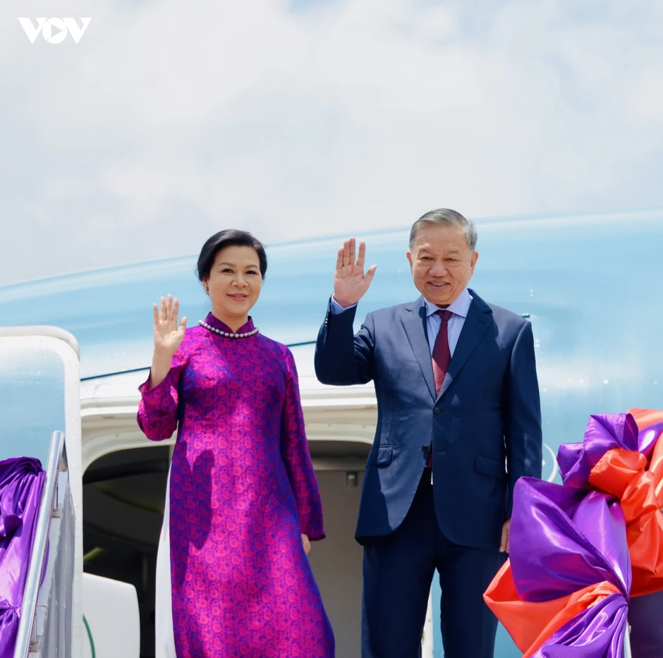 Tổng Bí thư, Chủ tịch nước Tô Lâm và Phu nhân đến Udon Thani, bắt đầu thăm chính thức Thái Lan Tổng Bí thư, Chủ tịch nước Tô Lâm và Phu nhân đến Udon Thani, bắt đầu thăm chính thức Thái Lan