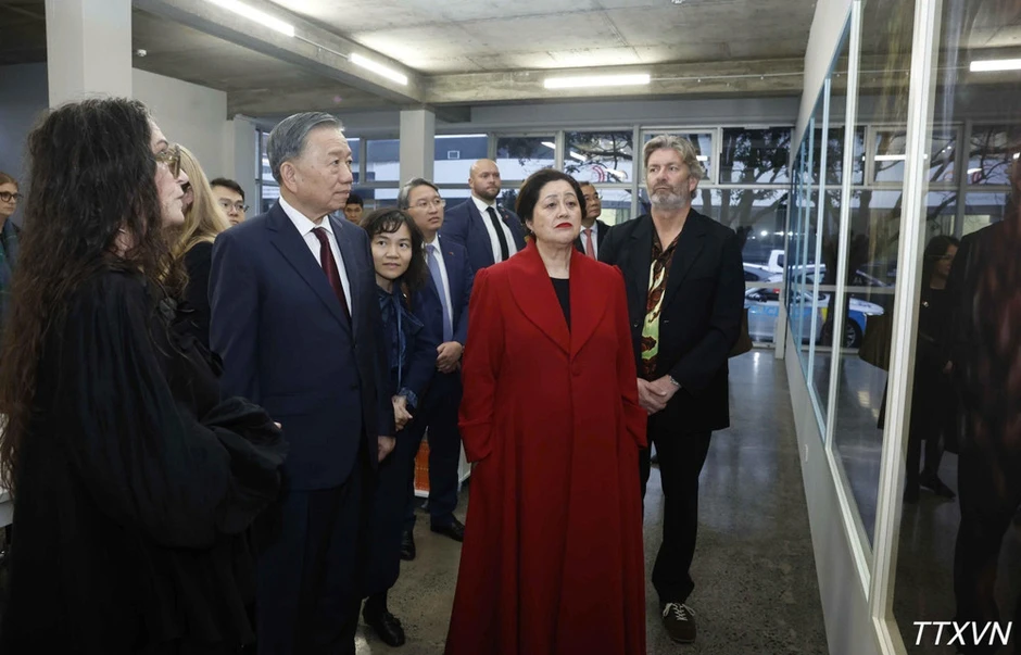 Tổng Bí thư, Chủ tịch nước Tô Lâm và Toàn quyền New Zealand Dame Cindy Kiro thăm triển lãm ảnh của nghệ sĩ Fiona Pardington Tổng Bí thư, Chủ tịch nước Tô Lâm và Toàn quyền New Zealand Dame Cindy Kiro thăm triển lãm ảnh của nghệ sĩ Fiona Pardington