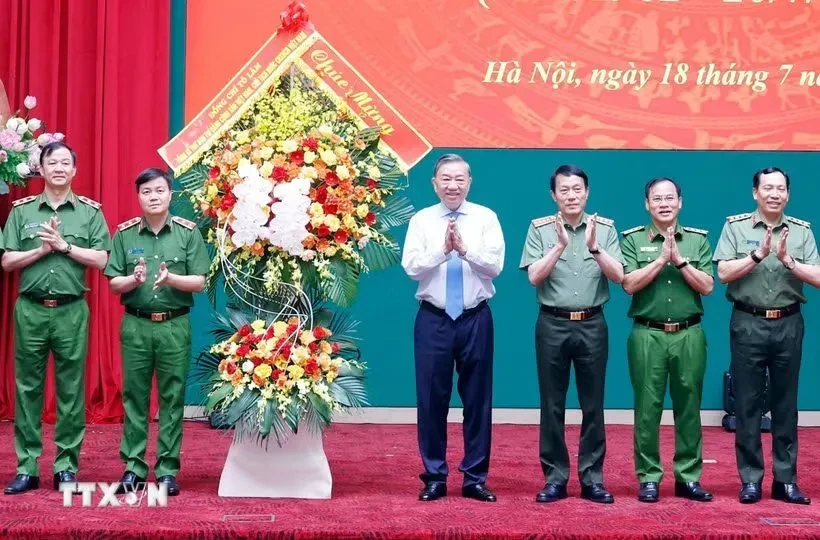 Tổng Bí thư, Chủ tịch nước Tô Lâm: Xây dựng lực lượng Cảnh sát nhân dân đáp ứng yêu cầu trong tình hình mới Tổng Bí thư, Chủ tịch nước Tô Lâm: Xây dựng lực lượng Cảnh sát nhân dân đáp ứng yêu cầu trong tình hình mới