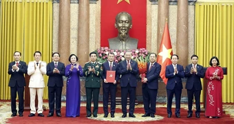 Tổng Bí thư, Chủ tịch nước trao quyết định bổ nhiệm các Phó Thủ tướng, Bộ trưởng