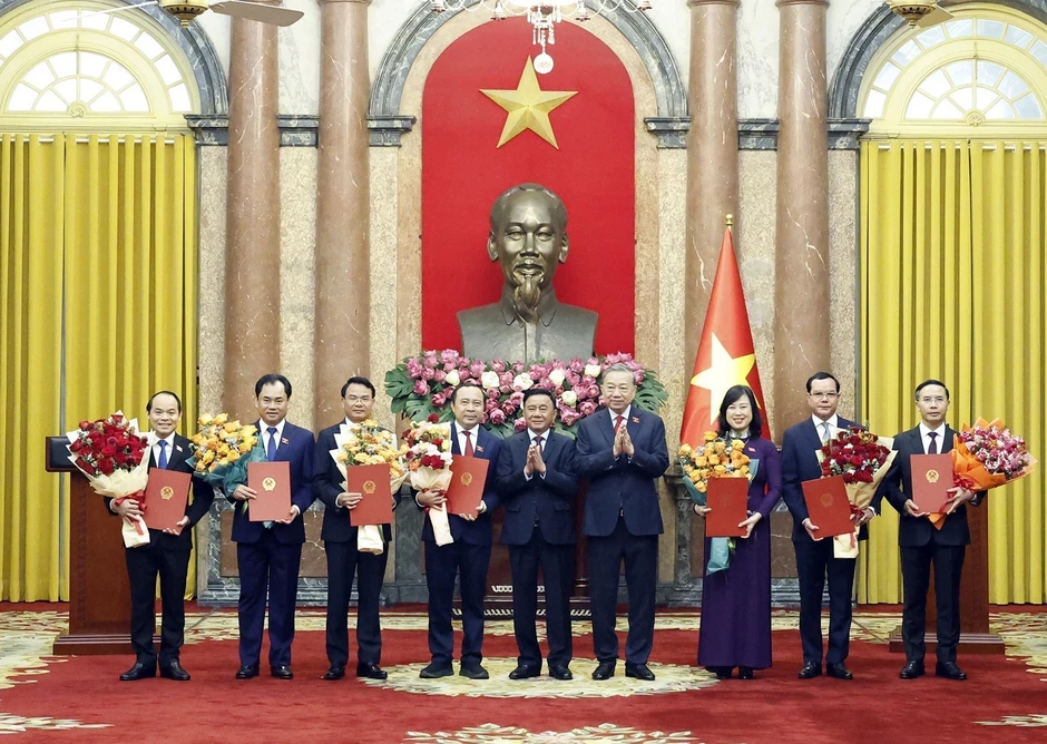 Tổng Bí thư, Chủ tịch nước trao quyết định bổ nhiệm các Phó Thủ tướng, Bộ trưởng Tổng Bí thư, Chủ tịch nước trao quyết định bổ nhiệm các Phó Thủ tướng, Bộ trưởng