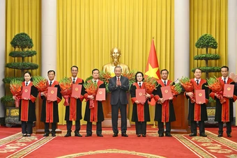 Tổng Bí thư, Chủ tịch nước trao quyết định bổ nhiệm Thẩm phán TAND tối cao