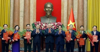 Tổng Bí thư, Chủ tịch nước trao quyết định bổ nhiệm thành viên Chính phủ