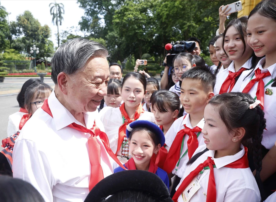 Tổng Bí thư, Chủ tịch nước: Tuyệt đối không để bạo lực, bắt nạt trong trường học Tổng Bí thư, Chủ tịch nước: Tuyệt đối không để bạo lực, bắt nạt trong trường học