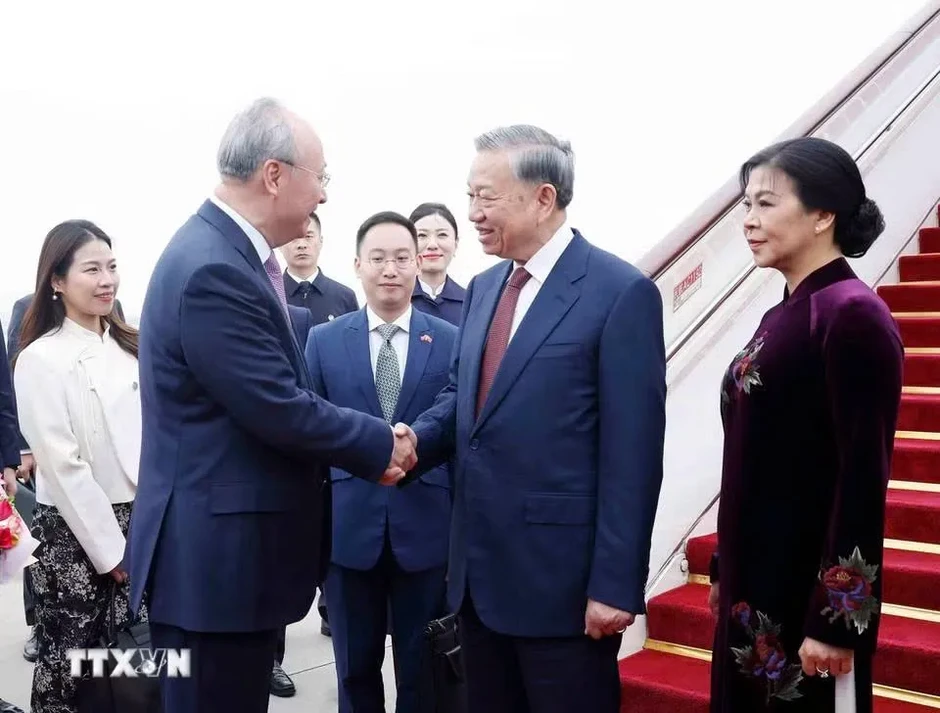 Tổng Bí thư, Chủ tịch nước và Phu nhân bắt đầu thăm cấp Nhà nước đến Trung Quốc Tổng Bí thư, Chủ tịch nước và Phu nhân bắt đầu thăm cấp Nhà nước đến Trung Quốc