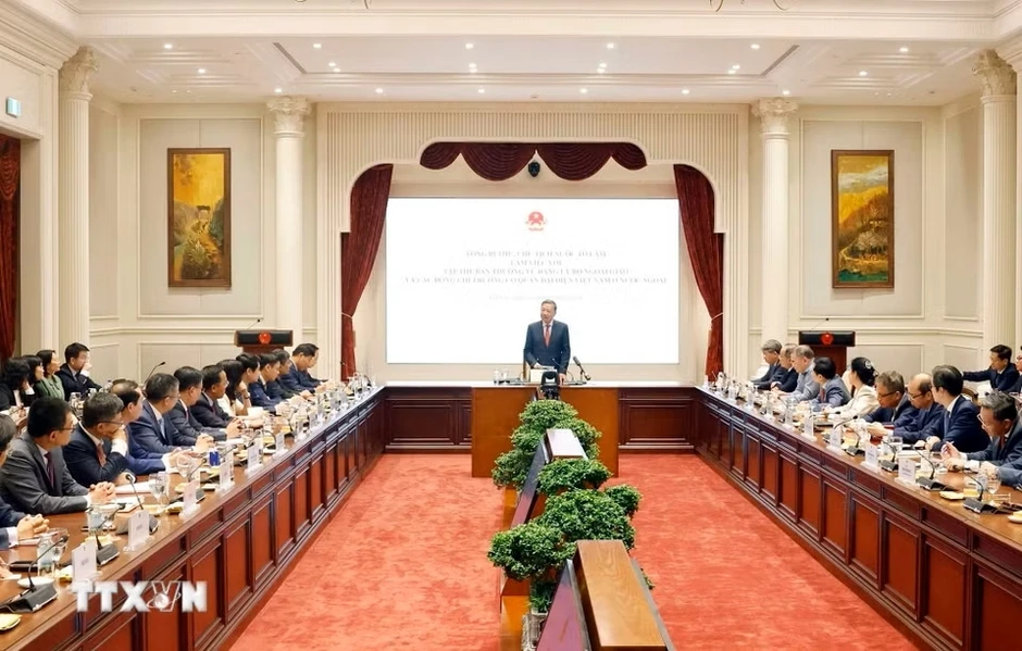 Tổng Bí thư, Chủ tịch nước: Xác định ngoại giao phục vụ phát triển là trung tâm