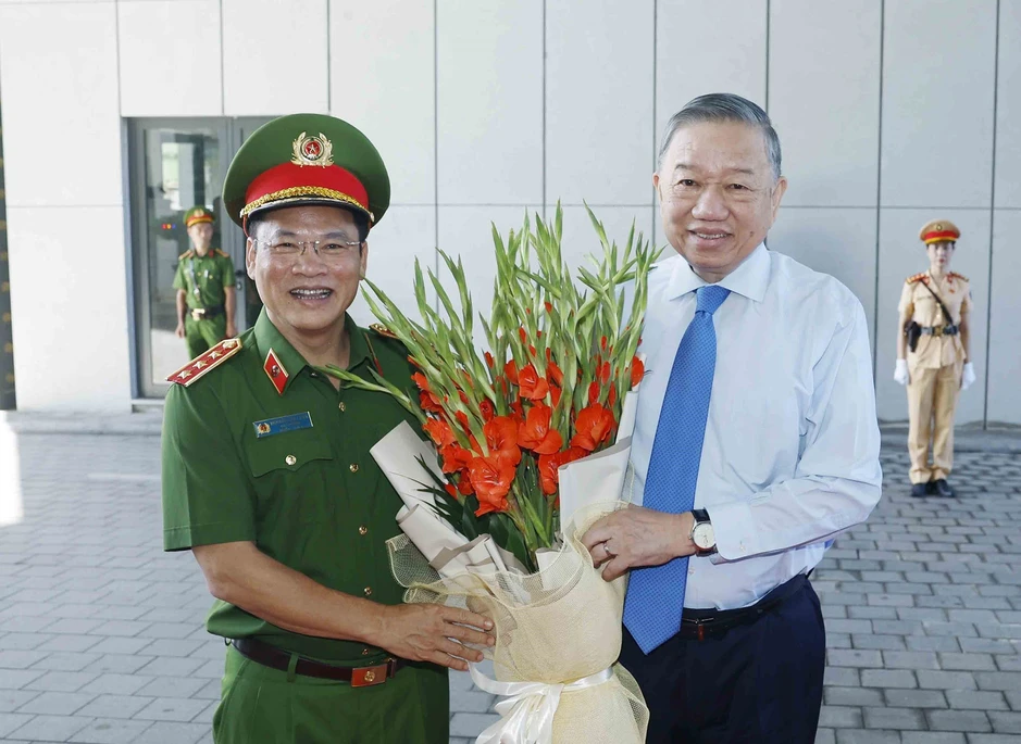 Tổng Bí thư, Chủ tịch nước: Xây dựng lực lượng Cảnh sát nhân dân đáp ứng yêu cầu trong tình hình mới Tổng Bí thư, Chủ tịch nước: Xây dựng lực lượng Cảnh sát nhân dân đáp ứng yêu cầu trong tình hình mới