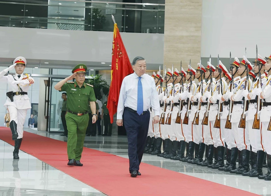 Tổng Bí thư, Chủ tịch nước: Xây dựng lực lượng Cảnh sát nhân dân đáp ứng yêu cầu trong tình hình mới Tổng Bí thư, Chủ tịch nước: Xây dựng lực lượng Cảnh sát nhân dân đáp ứng yêu cầu trong tình hình mới