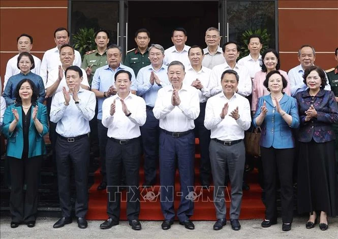Tổng Bí thư, Chủ tịch nước: Xây dựng Sơn La thành trung tâm nông nghiệp sinh thái, du lịch đặc sắc Tây Bắc Tổng Bí thư, Chủ tịch nước: Xây dựng Sơn La thành trung tâm nông nghiệp sinh thái, du lịch đặc sắc Tây Bắc