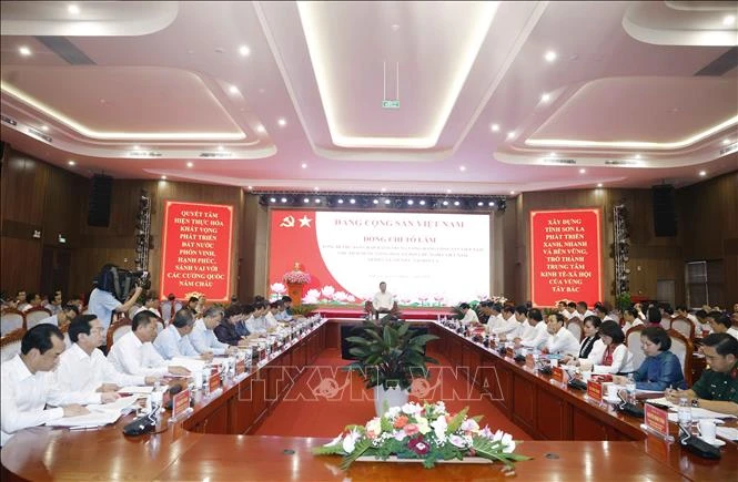 Tổng Bí thư, Chủ tịch nước: Xây dựng Sơn La thành trung tâm nông nghiệp sinh thái, du lịch đặc sắc Tây Bắc Tổng Bí thư, Chủ tịch nước: Xây dựng Sơn La thành trung tâm nông nghiệp sinh thái, du lịch đặc sắc Tây Bắc