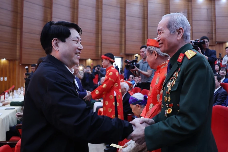 Tổng Bí thư chủ trì phiên họp của Ban Bí thư về công tác tổ chức Tết Bính Ngọ Tổng Bí thư chủ trì phiên họp của Ban Bí thư về công tác tổ chức Tết Bính Ngọ