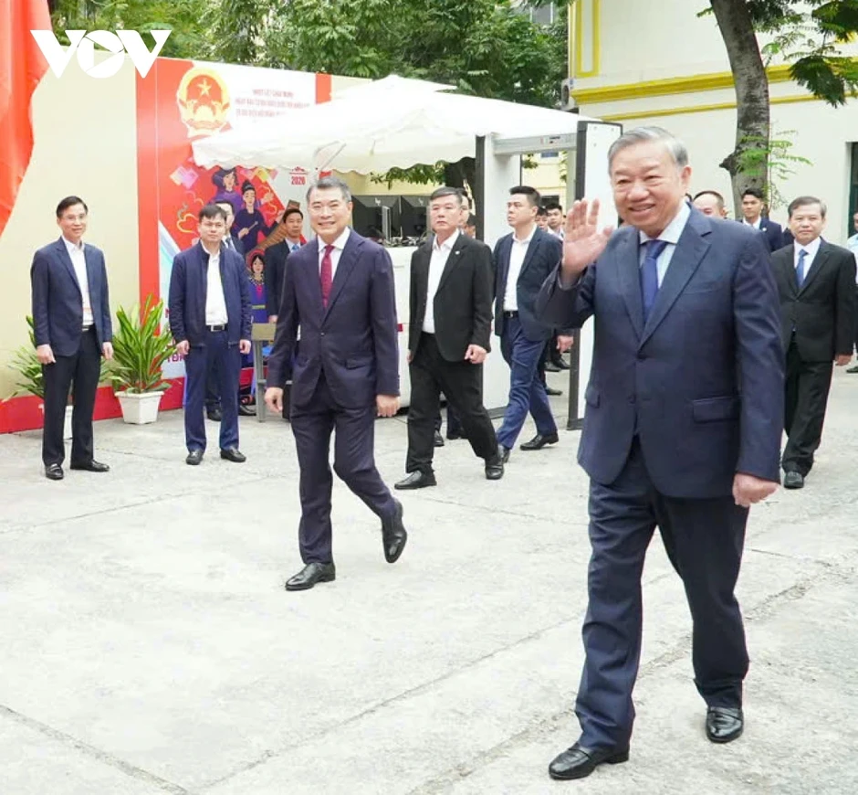 Tổng Bí thư: Cử tri thể hiện quyền tự do, bầu người uy tín gánh vác việc đất nước Tổng Bí thư: Cử tri thể hiện quyền tự do, bầu người uy tín gánh vác việc đất nước