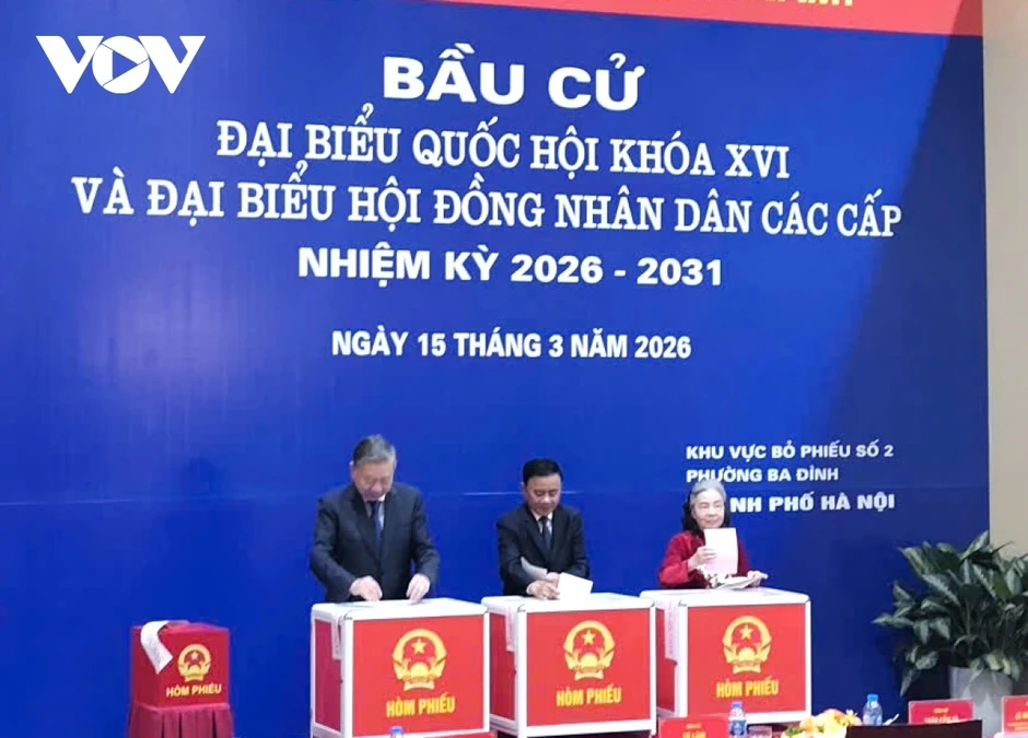 Tổng Bí thư: Cử tri thể hiện quyền tự do, bầu người uy tín gánh vác việc đất nước Tổng Bí thư: Cử tri thể hiện quyền tự do, bầu người uy tín gánh vác việc đất nước
