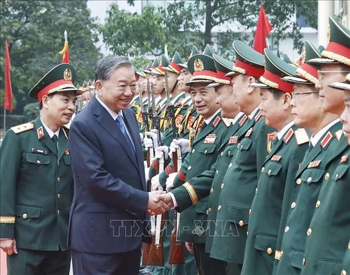 Tổng Bí thư: Đầu tư nguồn lực, nghiên cứu, chế tạo các loại vũ khí, trang bị kỹ thuật hiện đại Tổng Bí thư: Đầu tư nguồn lực, nghiên cứu, chế tạo các loại vũ khí, trang bị kỹ thuật hiện đại