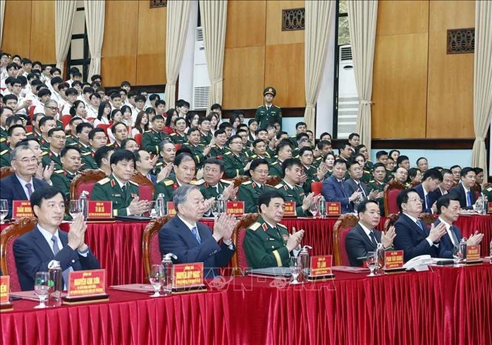 Tổng Bí thư: Đầu tư nguồn lực, nghiên cứu, chế tạo các loại vũ khí, trang bị kỹ thuật hiện đại Tổng Bí thư: Đầu tư nguồn lực, nghiên cứu, chế tạo các loại vũ khí, trang bị kỹ thuật hiện đại