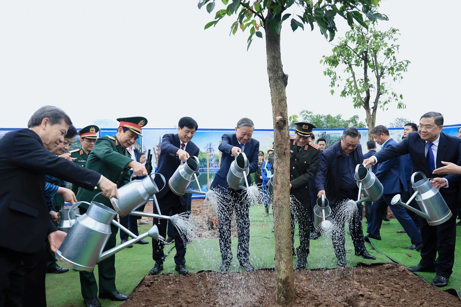 Tổng Bí thư dự lễ phát động 'Tết trồng cây đời đời nhớ ơn Bác Hồ'