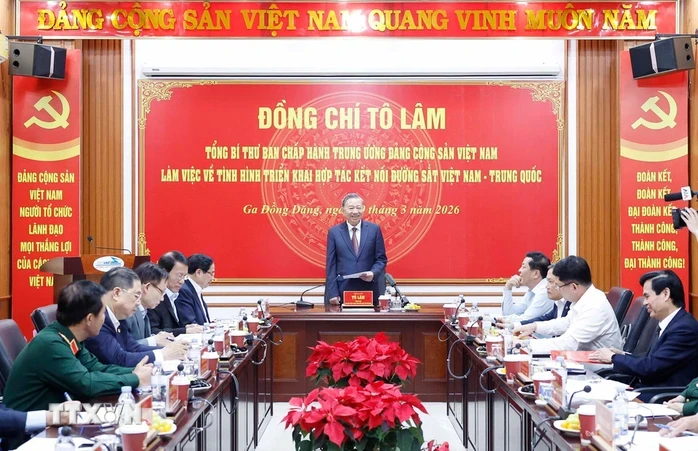 Tổng Bí thư: Đường sắt kết nối Việt Nam - Trung Quốc phải là một đột phá chiến lược Tổng Bí thư: Đường sắt kết nối Việt Nam - Trung Quốc phải là một đột phá chiến lược