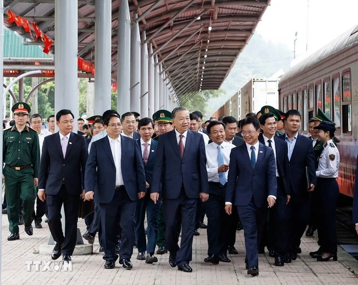 Tổng Bí thư: Đường sắt kết nối Việt Nam - Trung Quốc phải là một đột phá chiến lược Tổng Bí thư: Đường sắt kết nối Việt Nam - Trung Quốc phải là một đột phá chiến lược