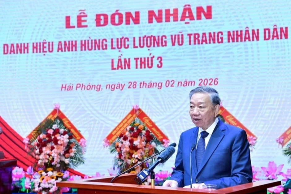 Tổng Bí thư: Hải quân là điểm tựa vững chắc cho ngư dân vươn khơi bám biển Tổng Bí thư: Hải quân là điểm tựa vững chắc cho ngư dân vươn khơi bám biển