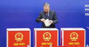 Tổng Bí thư Tô Lâm bỏ phiếu bầu cử đại biểu Quốc hội khóa XVI và đại biểu HĐND các cấp